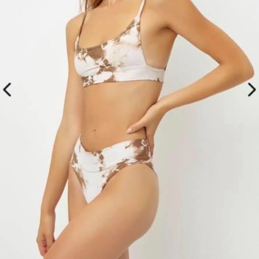 Frankies Bikinis Gio Top and Briar Bottom